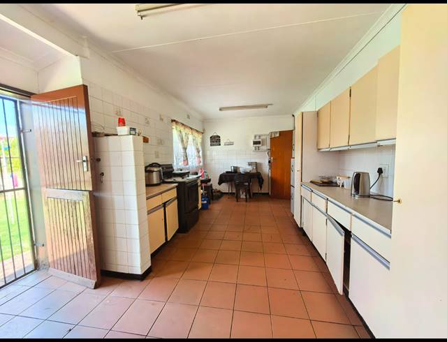 4 BEDROOM HOUSE FOR SALE IN ROODIA